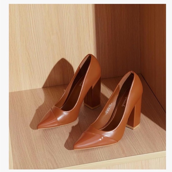 hingswink Shoes - Hingswink Brown Chunky Heel Pumps Pointed Toe 4” Office Heels Size 7 (38)